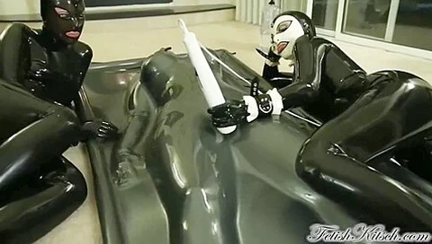 Lesbian Latex Vacbed Orgasm
